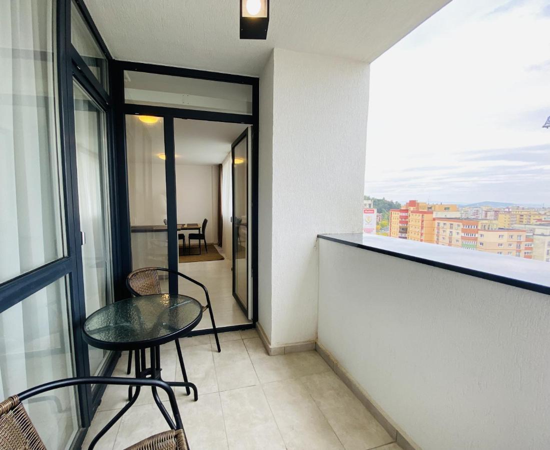 Charming Flat In Brasov With Balcony Panoramic View Apartment Luaran gambar