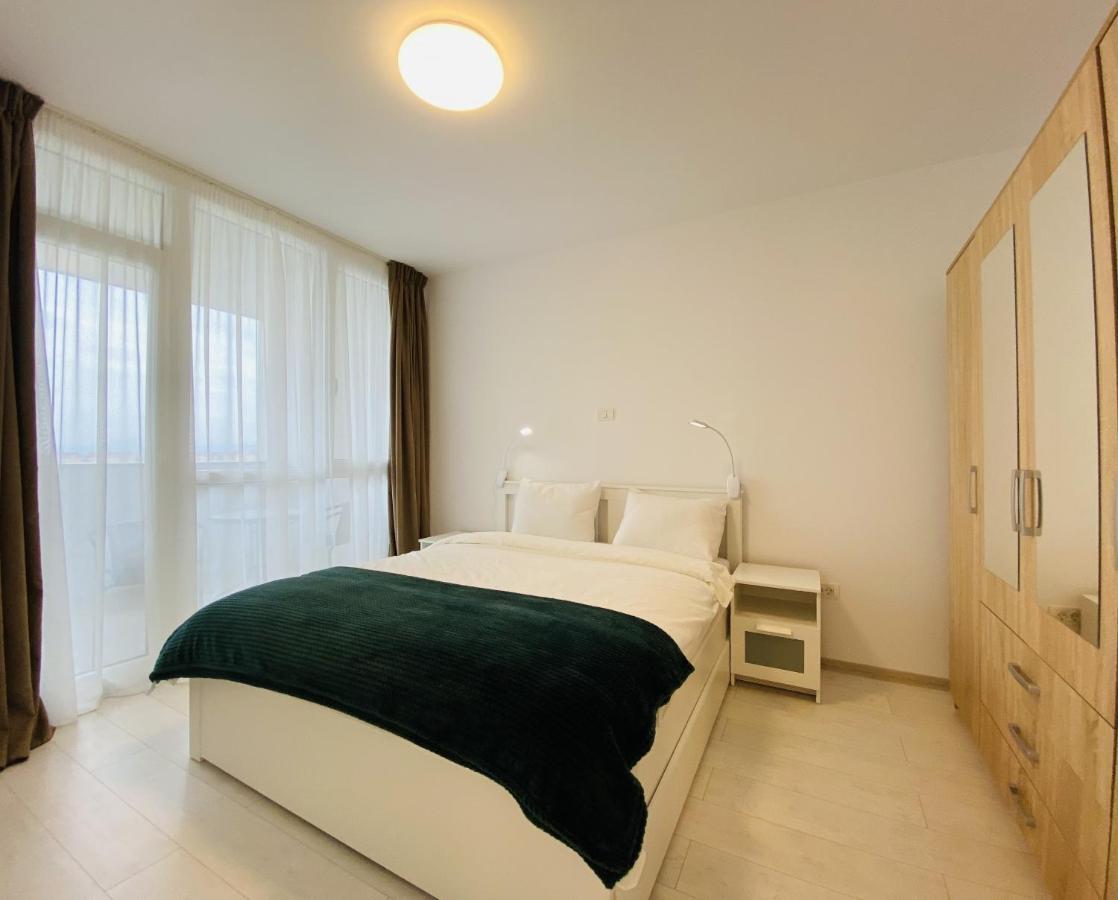 Charming Flat In Brasov With Balcony Panoramic View Apartment Luaran gambar
